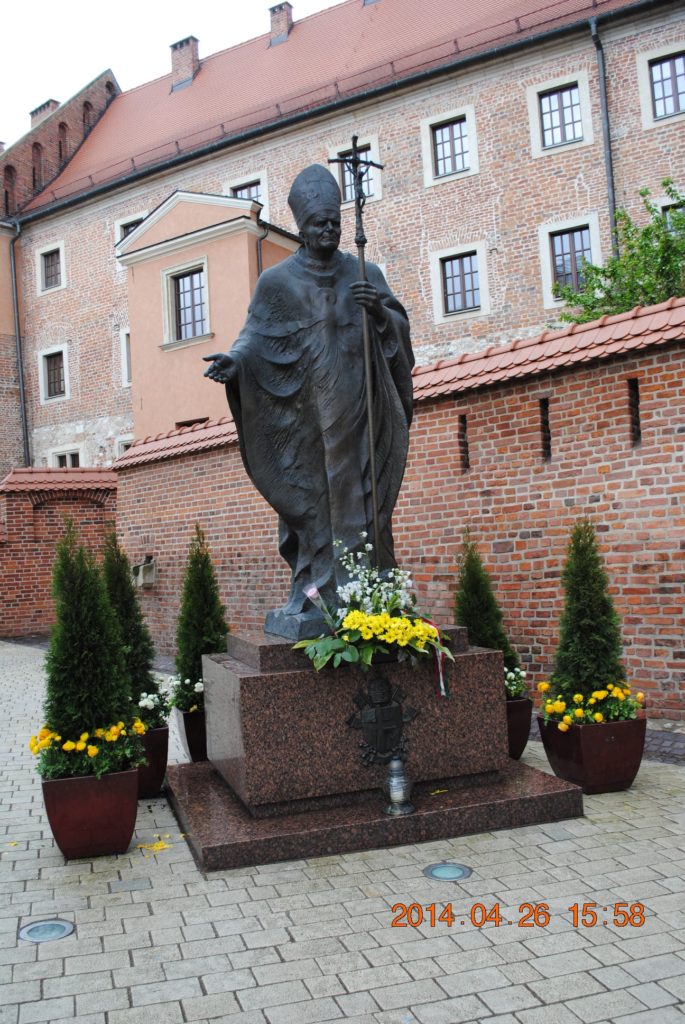 Памятник Папе Римскому Иоанну II в Кракове